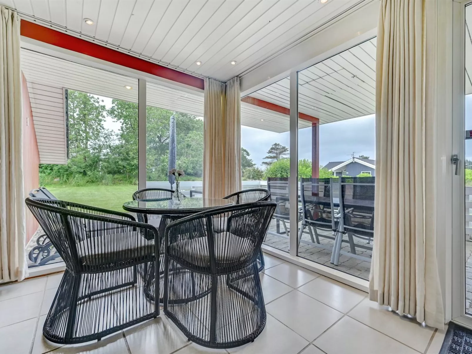 "Emly" - 1.1km from the sea-Dedans