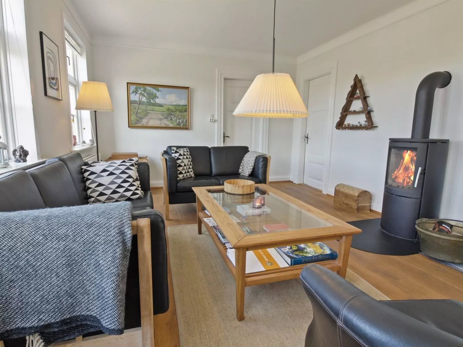 "Lilli" - 2km to the fjord-Drinnen