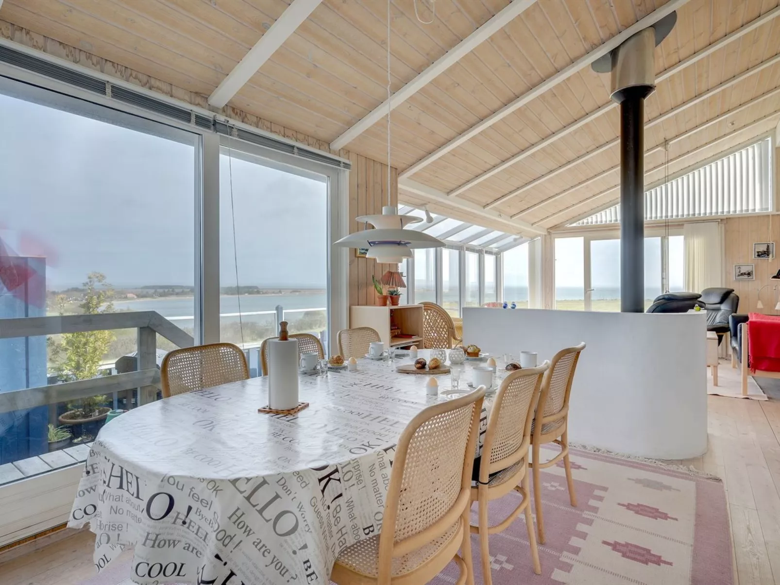 "Rajna" - 95m to the fjord-Inside