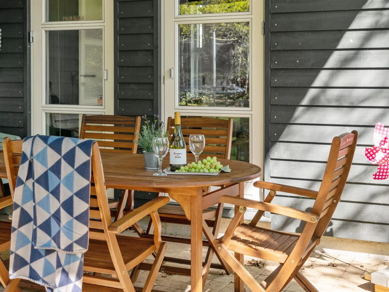 "Marlien" - 1km to the fjord-Draußen