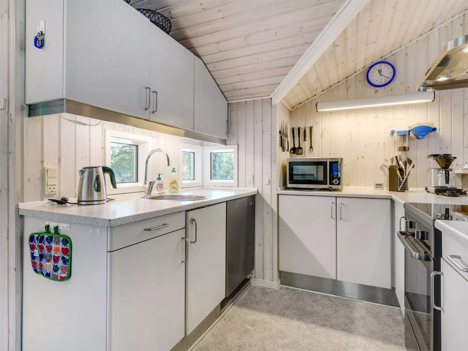 "Euphemia" - 900m from the sea-Inside