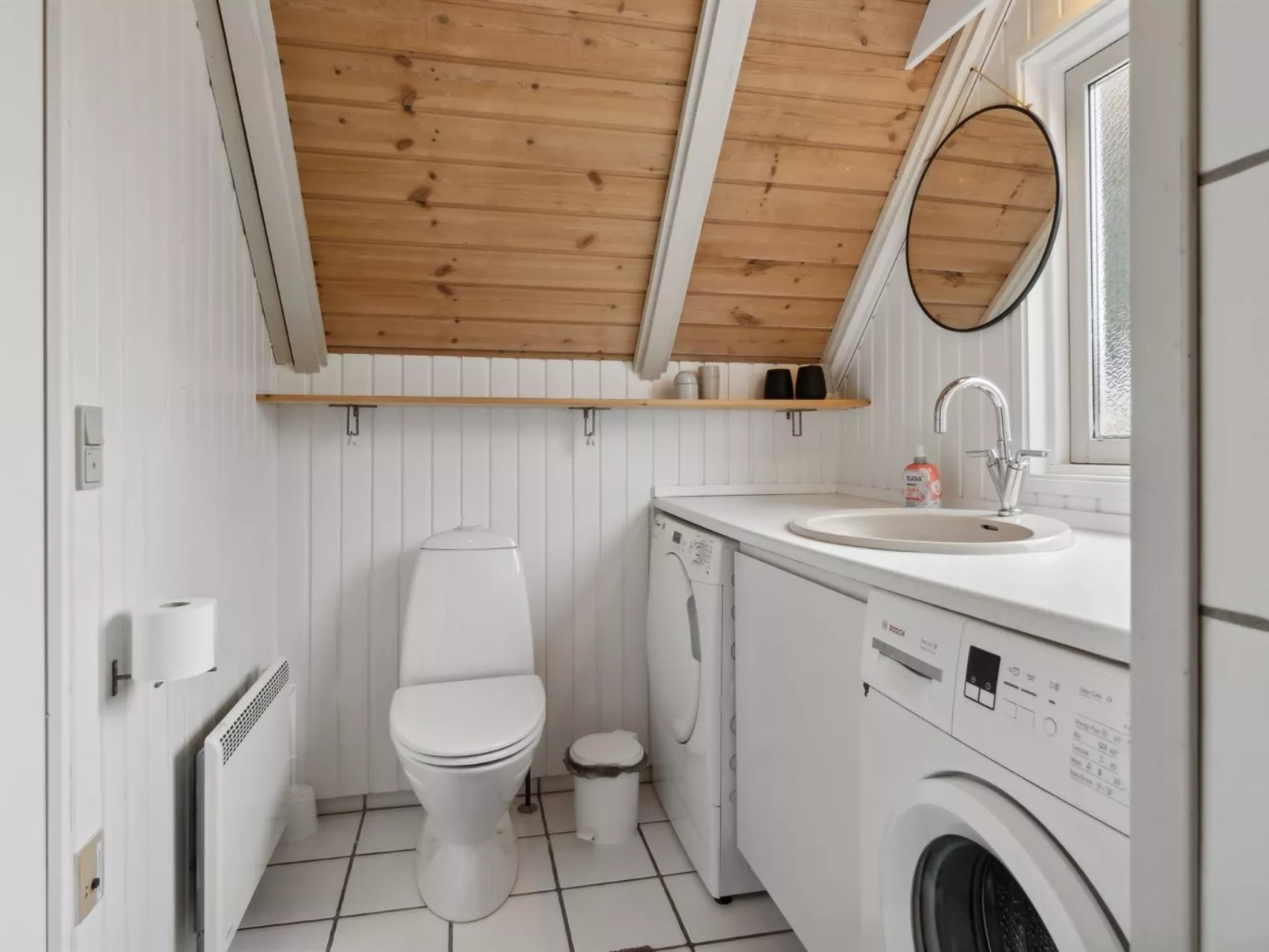 "Wale" - 3.3km from the sea-Drinnen