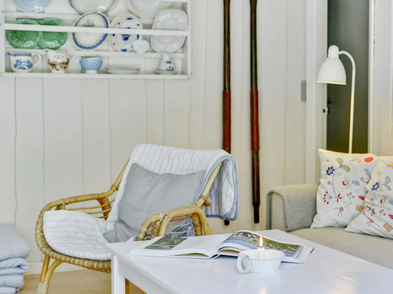 "Alika" - 200m to the fjord-Inside