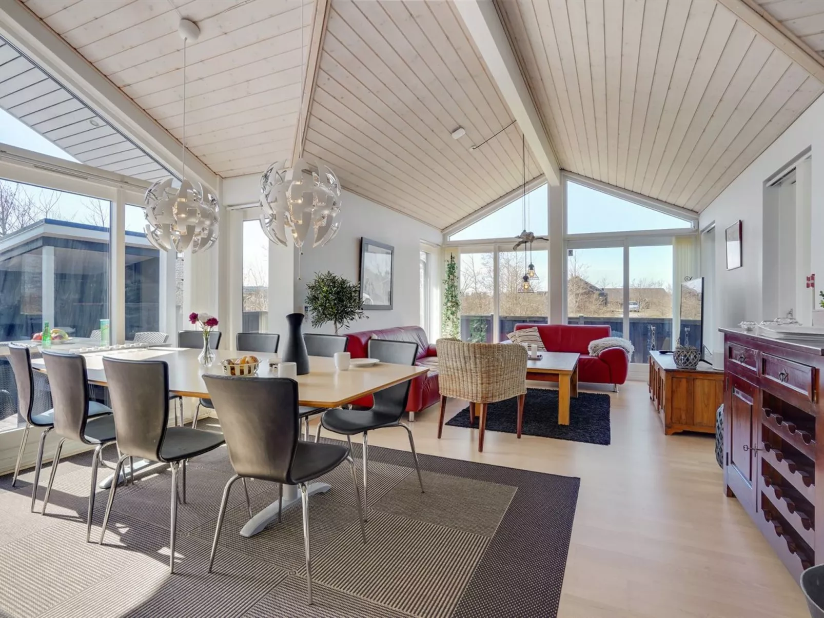 "Dorithea" - 3.5km from the sea-Inside