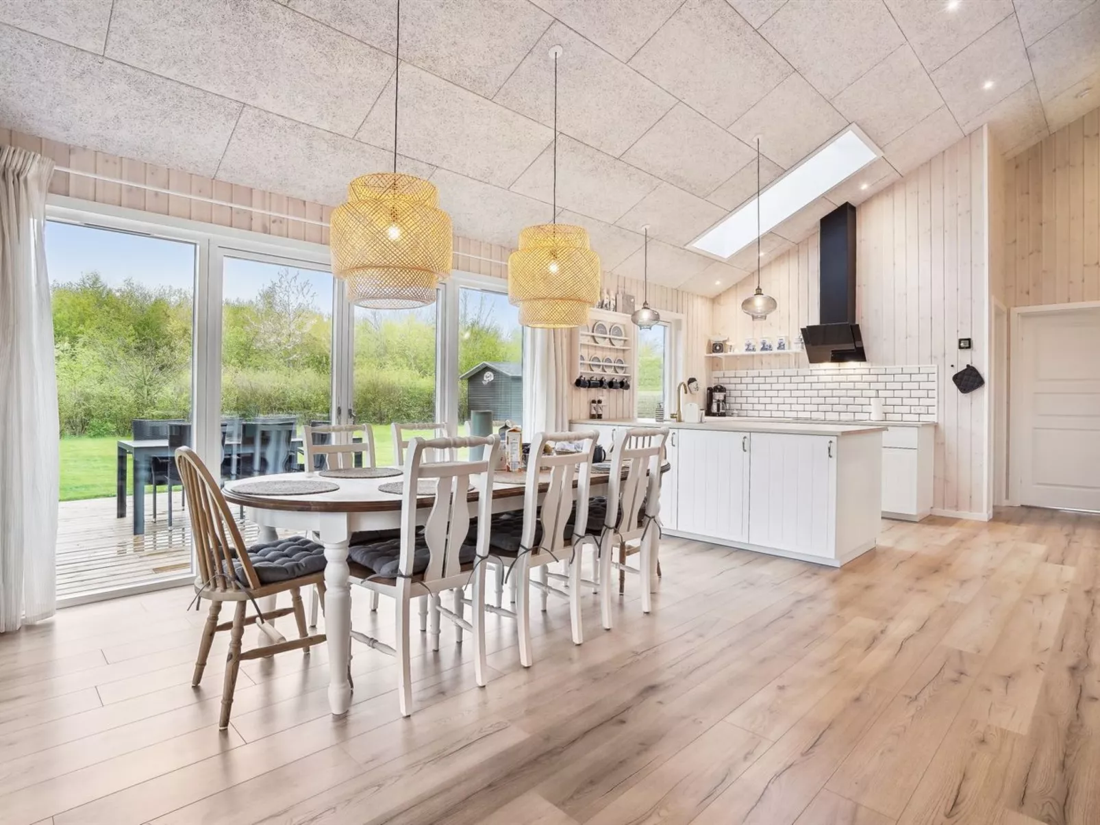 "Hasten" - 600m from the sea-Inside