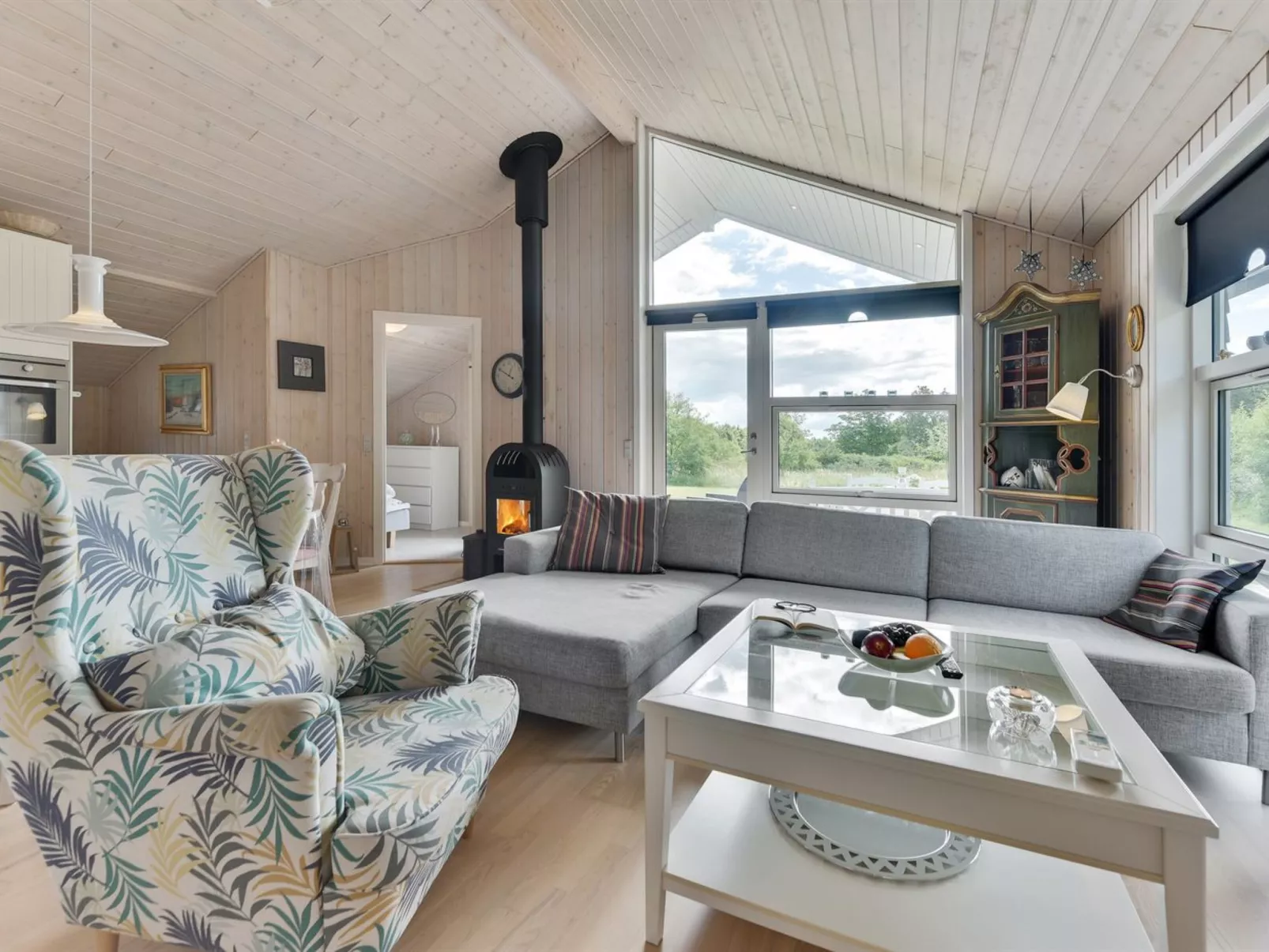 "Estrid" - 30km from the sea-Drinnen