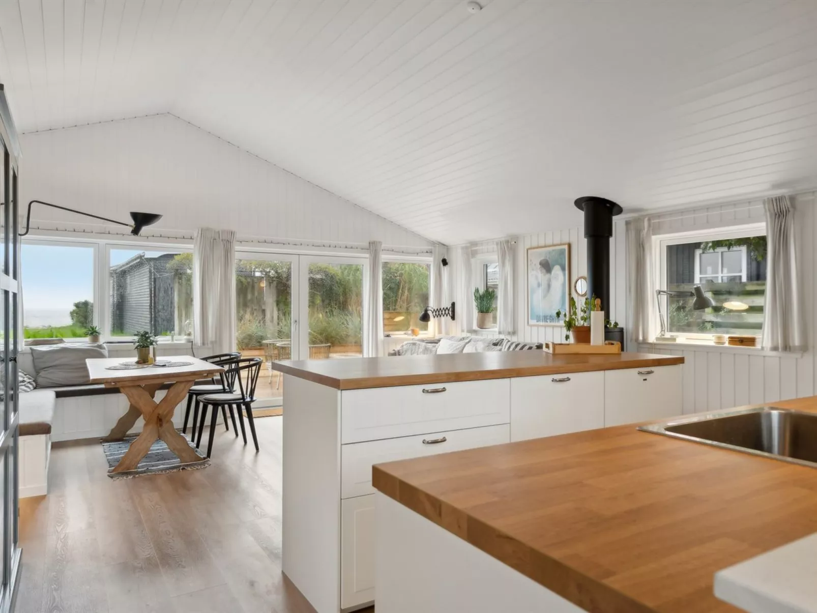 "Pedersen" - 50m from the sea-Inside