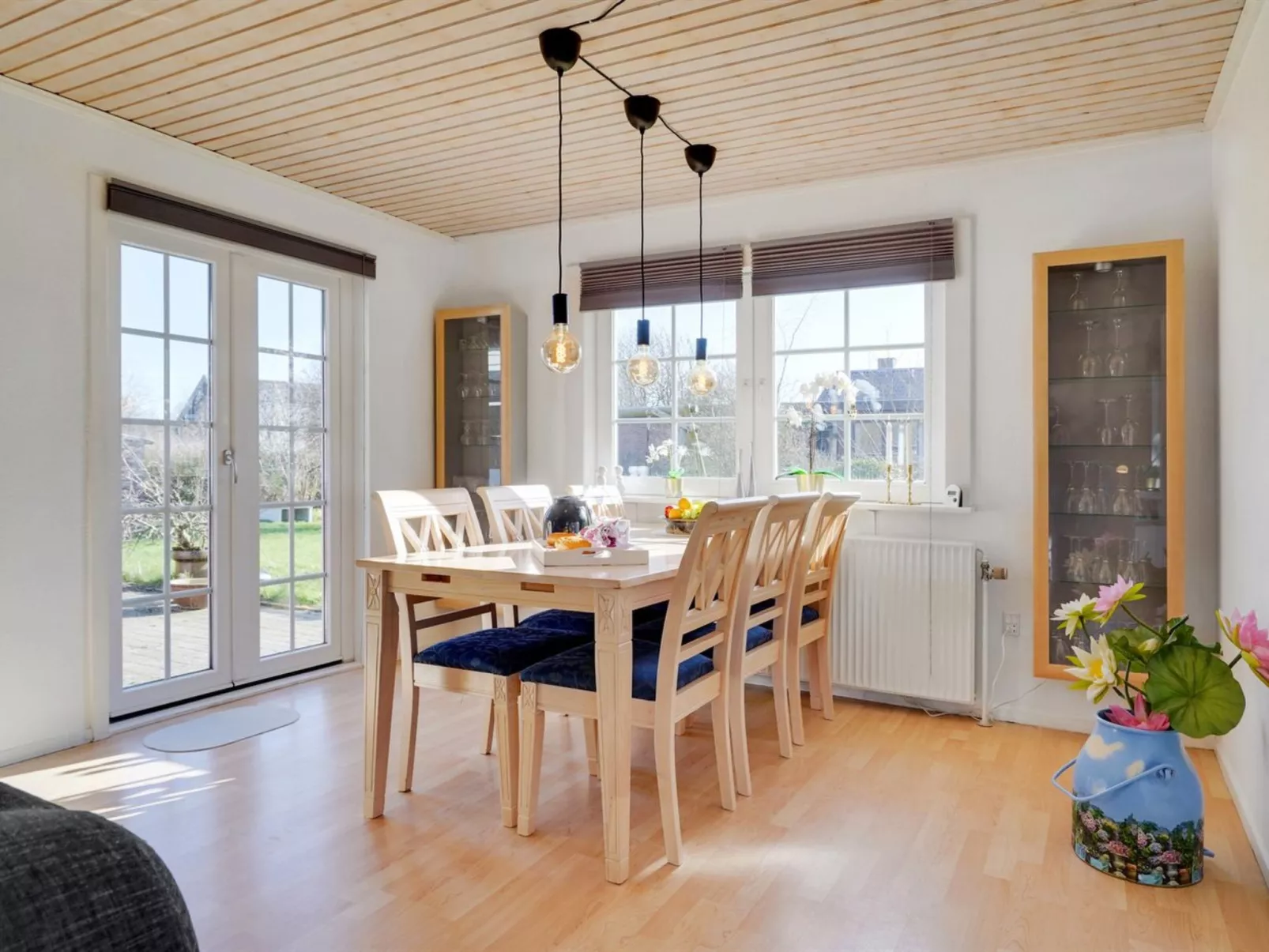 "Harrieth" - 16km from the sea-Drinnen