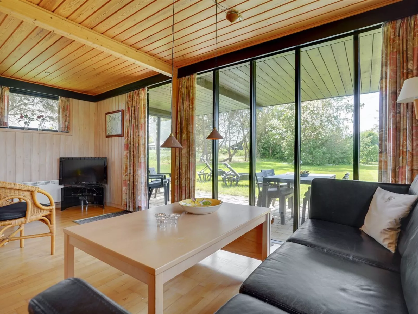 "Veljan" - 400m from the sea-Drinnen