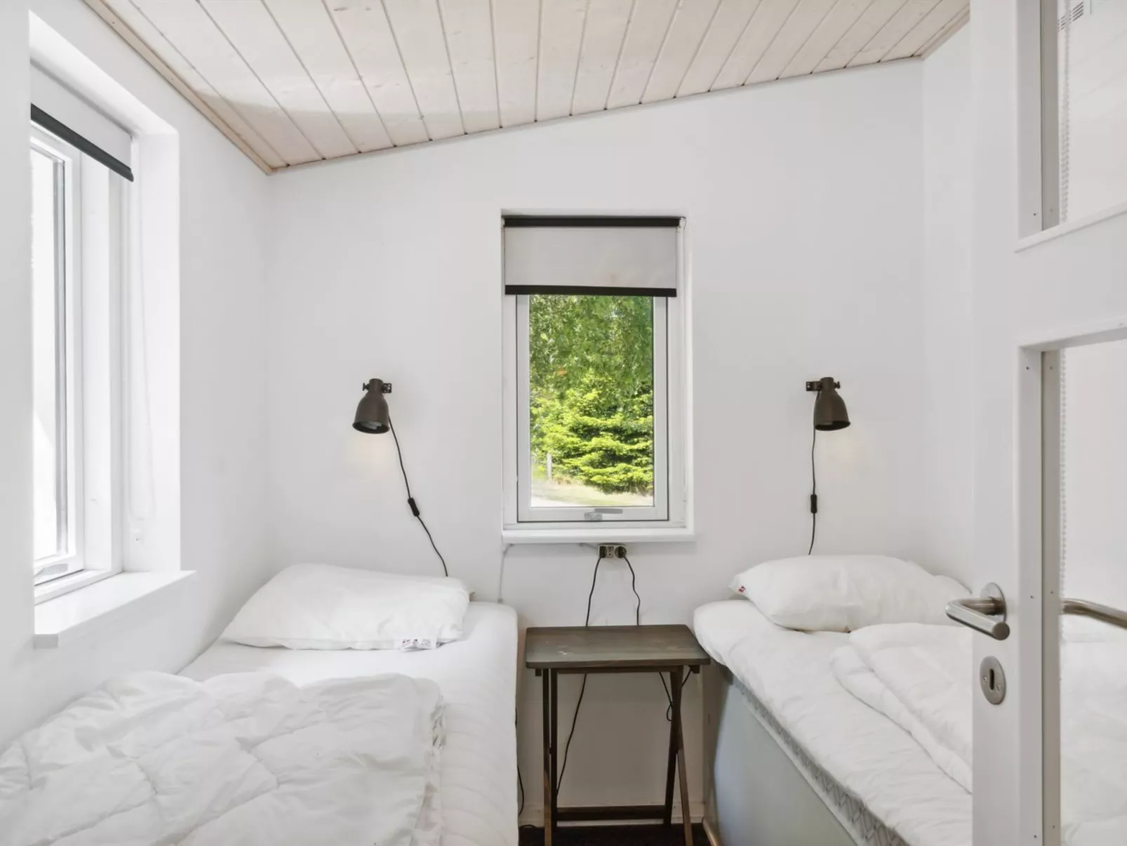 "Self" - 400m to the fjord-Inside