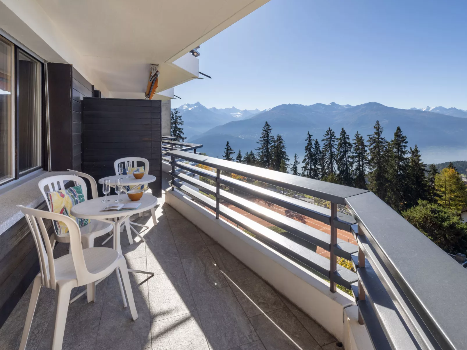 Cransalpin Apt. 11 / Secteur 1-Dehors