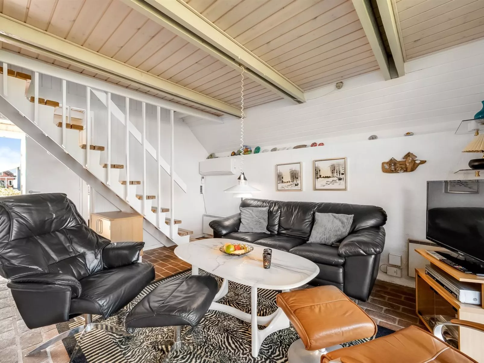 "Iines" - 200m from the sea-Inside