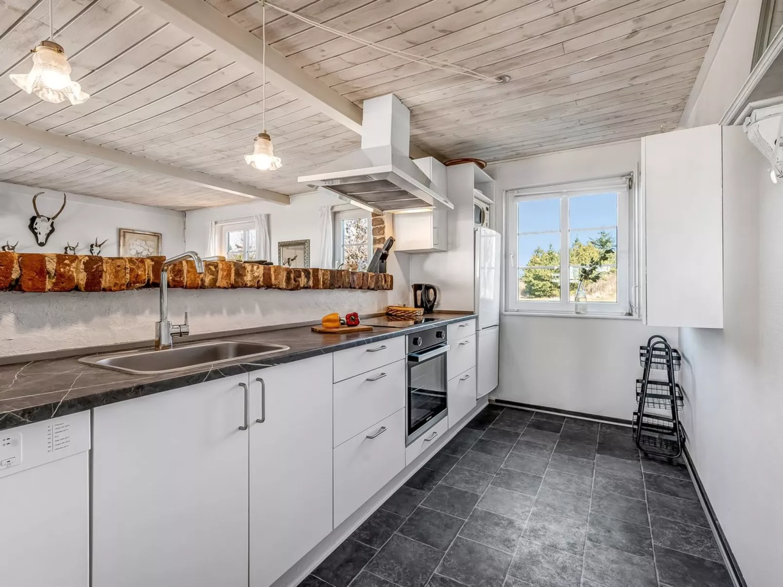 "Bjart" - 50m to the fjord-Dedans