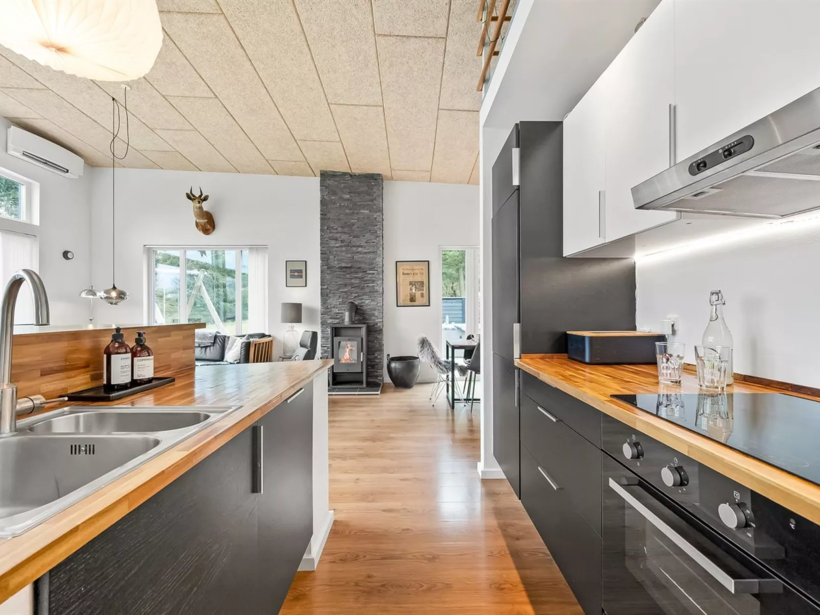 "Tenna" - 250m to the fjord-Inside