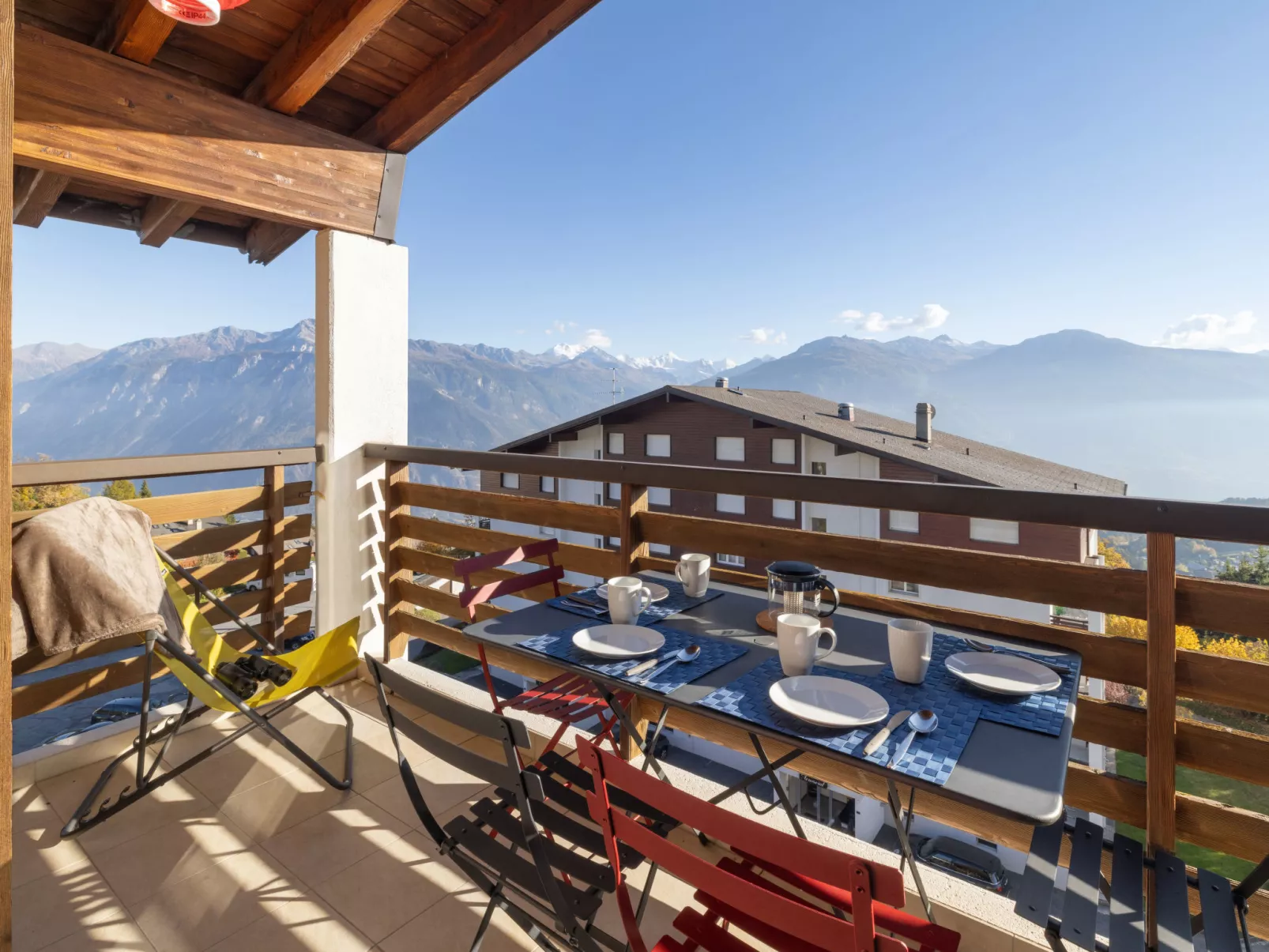 Belmont Est 80-Draußen