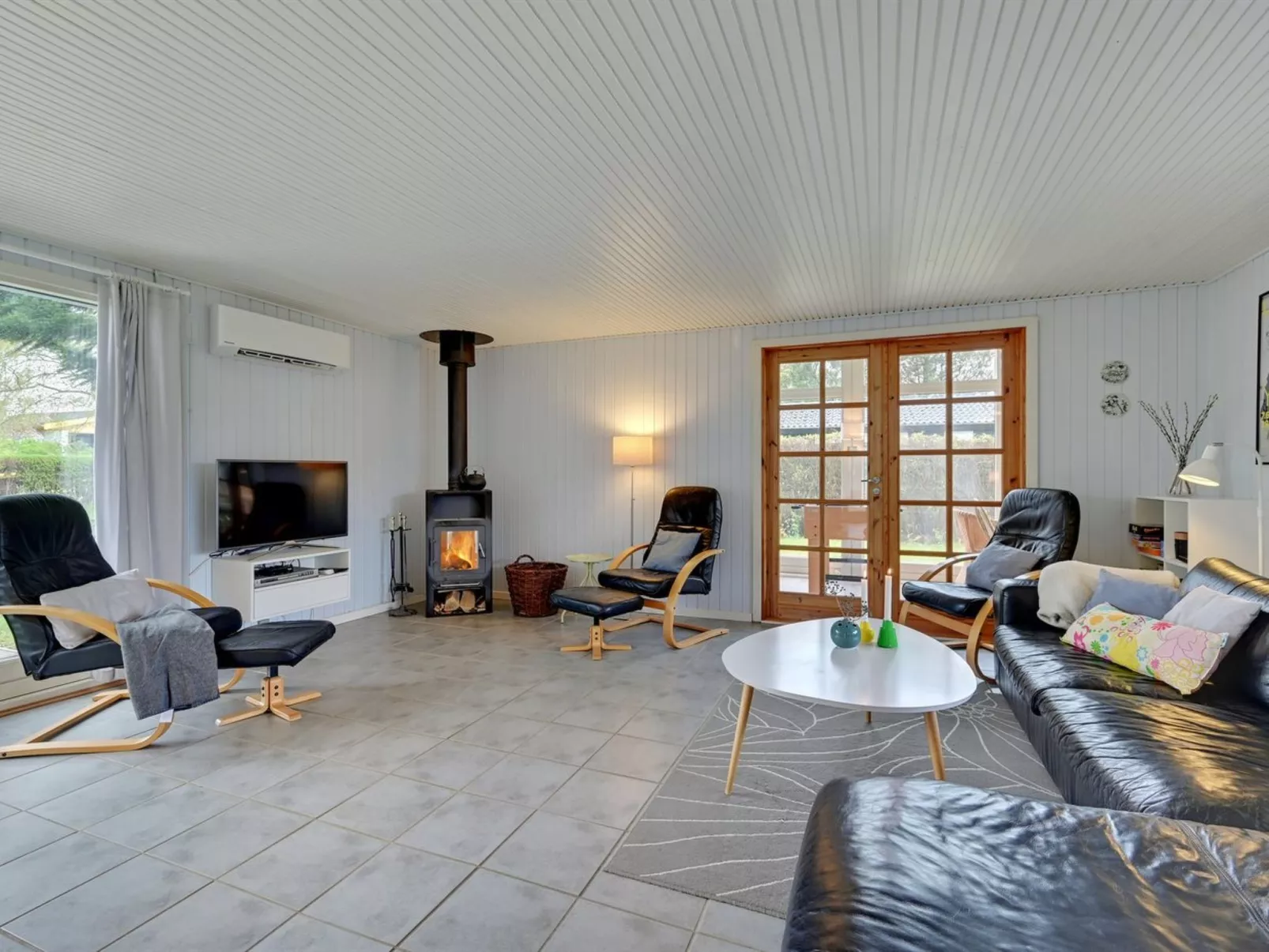 "Alrich" - 500m from the sea-Inside