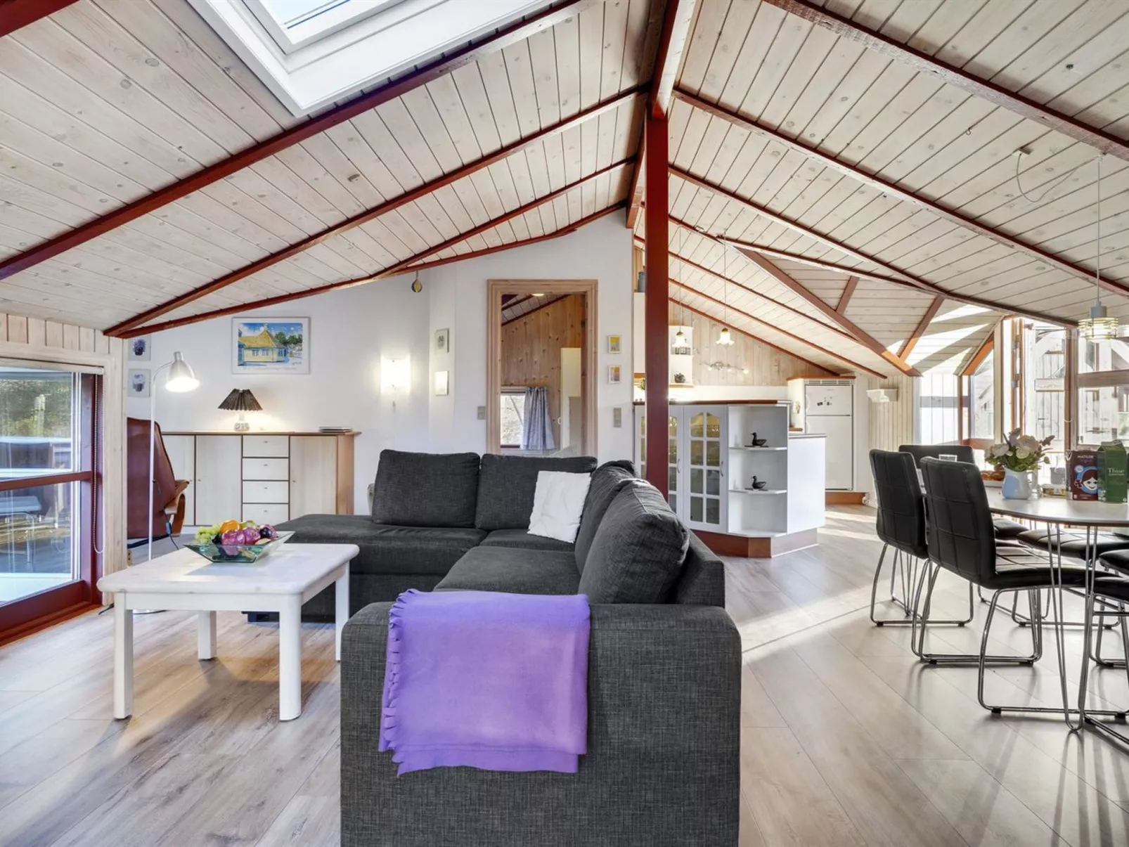 "Thurir" - 4km from the sea-Inside