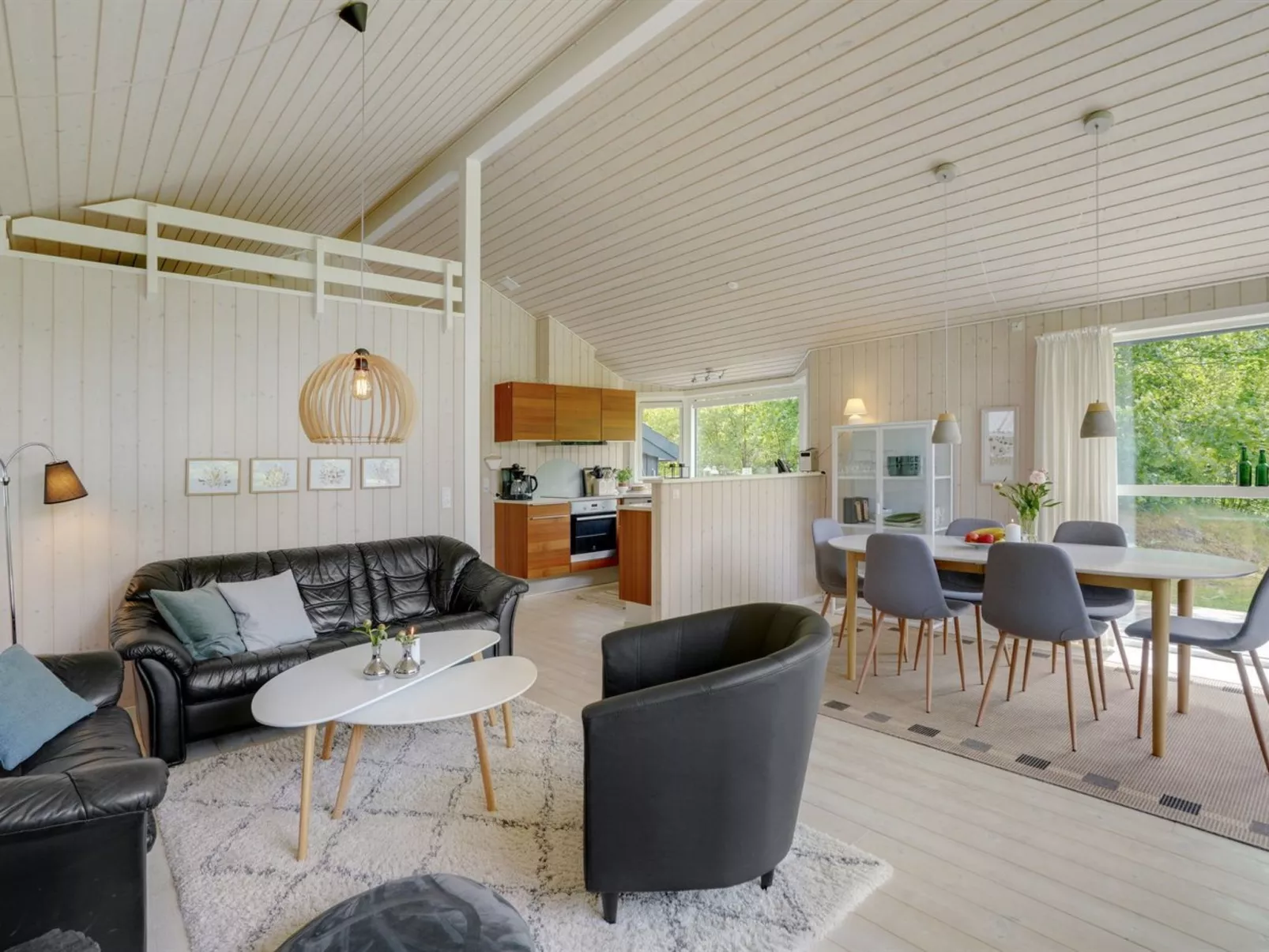 "Elevine" - 300m to the fjord-Dedans