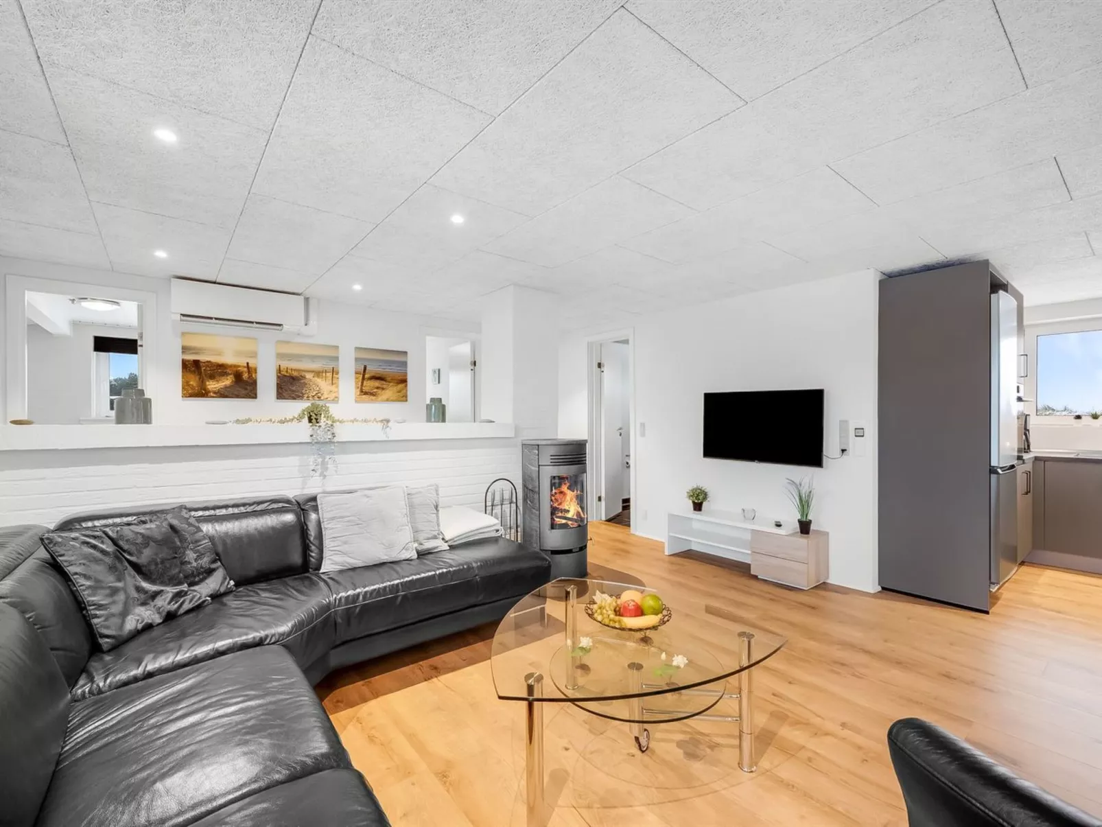 "Sissan" - 900m from the sea-Drinnen