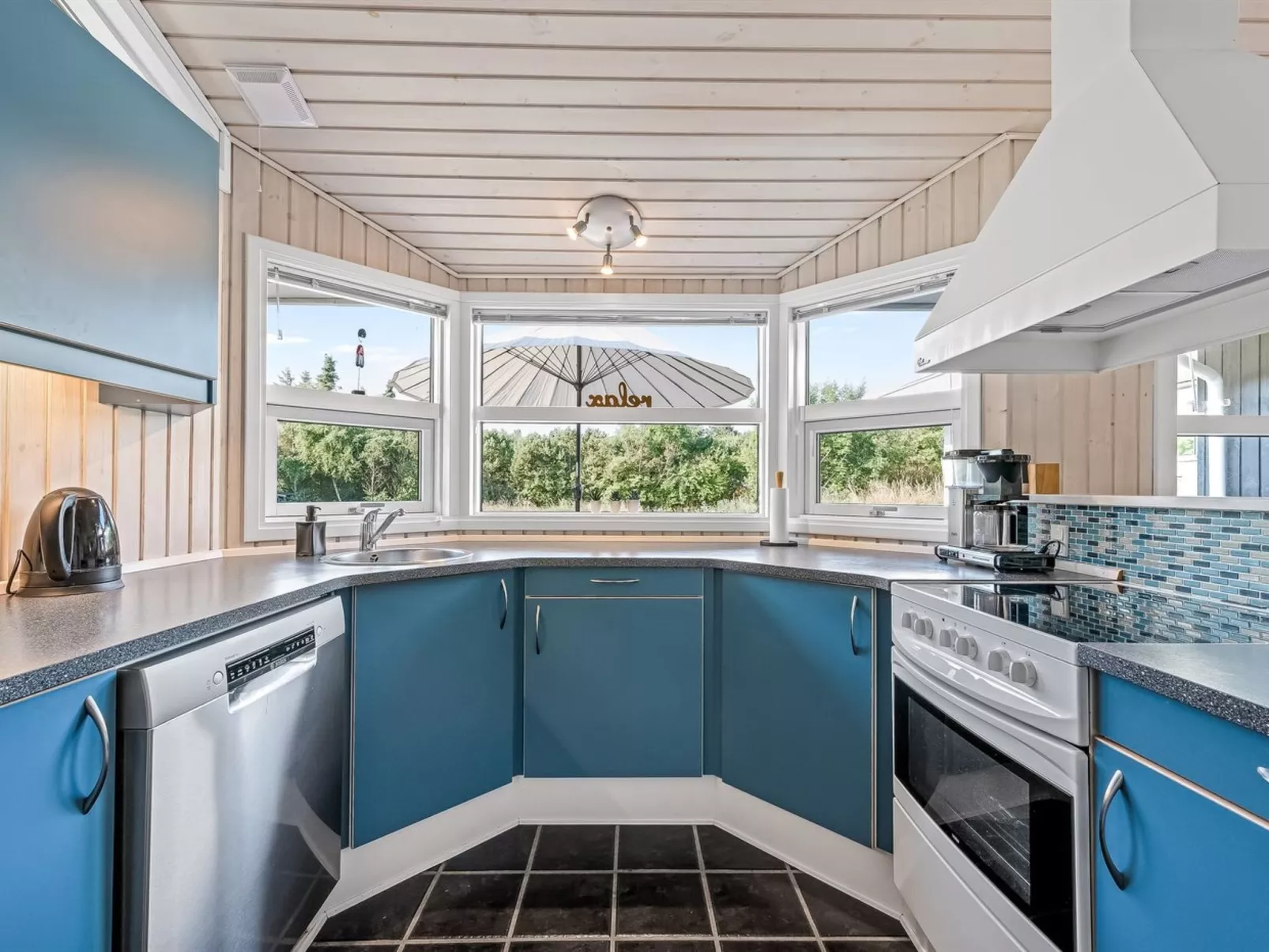 "Sviðandi" - 1.5km from the sea-Drinnen