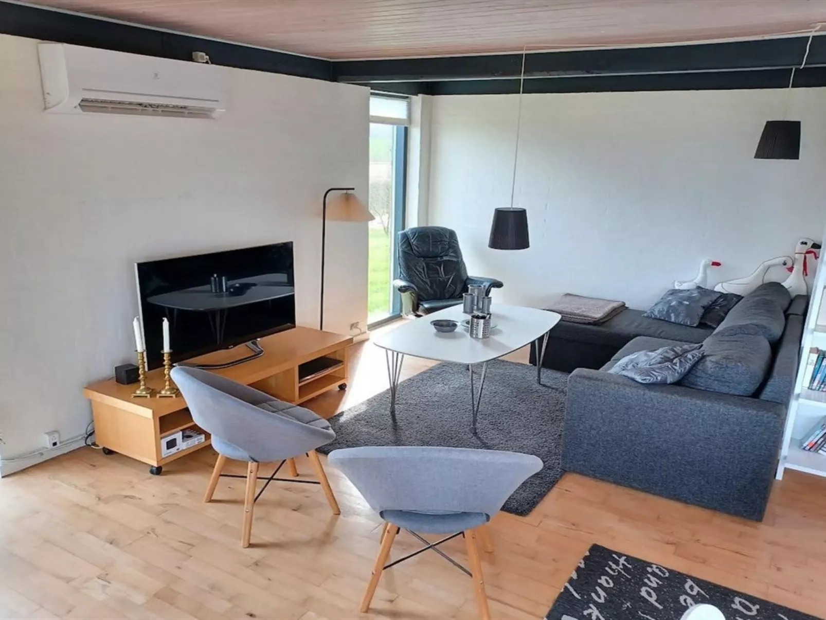 "Kiowa" - 100m from the sea-Dedans