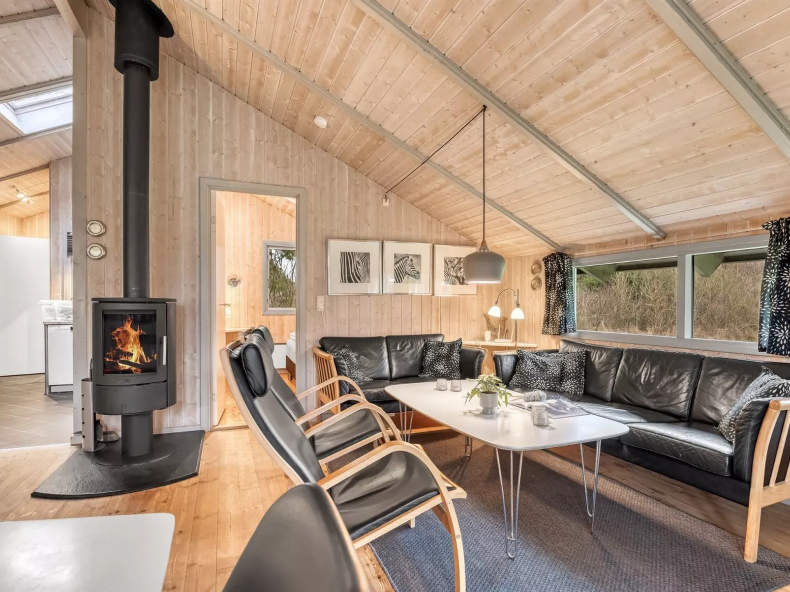 "Hithin" - 800m from the sea-Inside