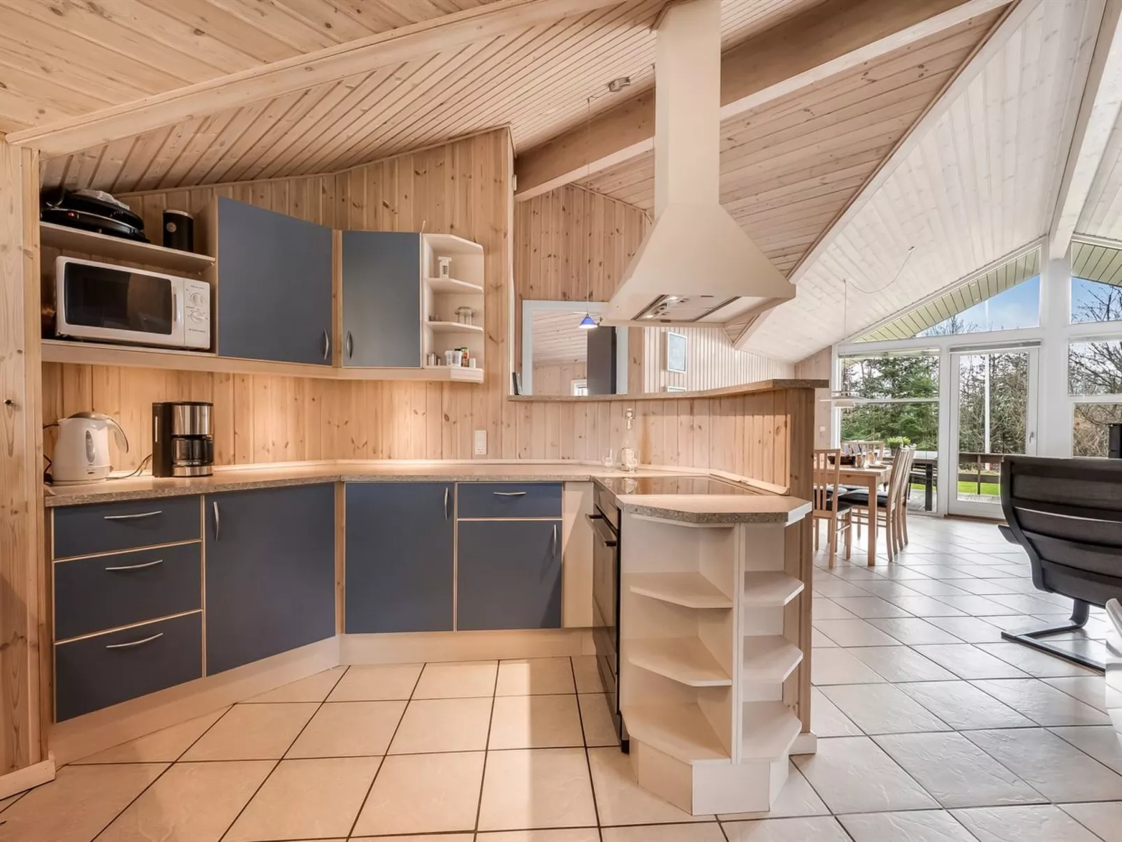 "Sesto" - 300m to the fjord-Inside