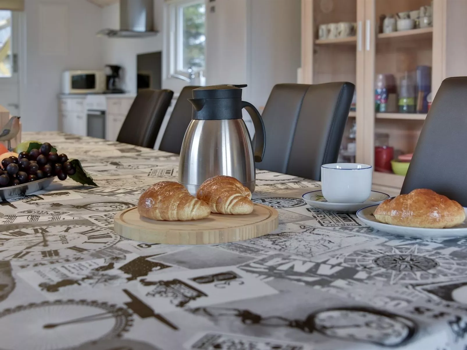 "Hinz" -  from the sea-Drinnen