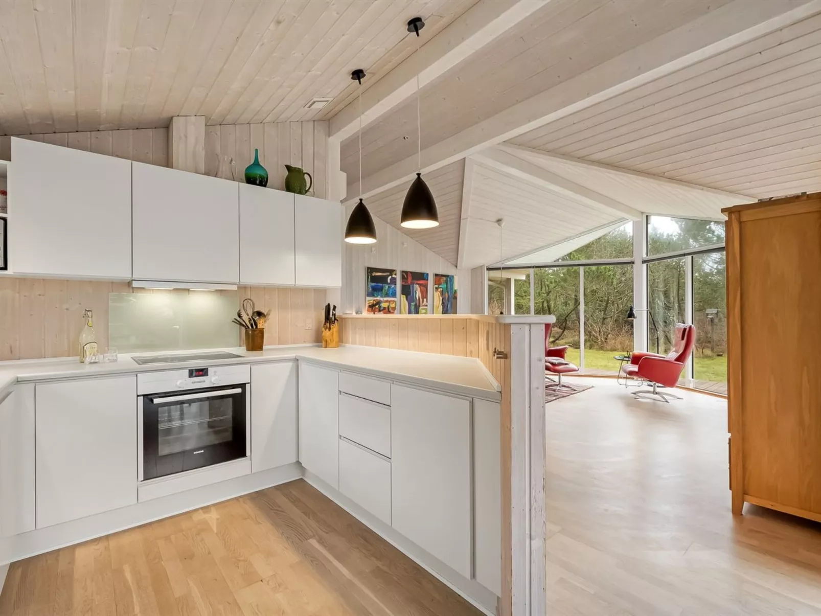 "Helen" - 500m to the fjord-Inside