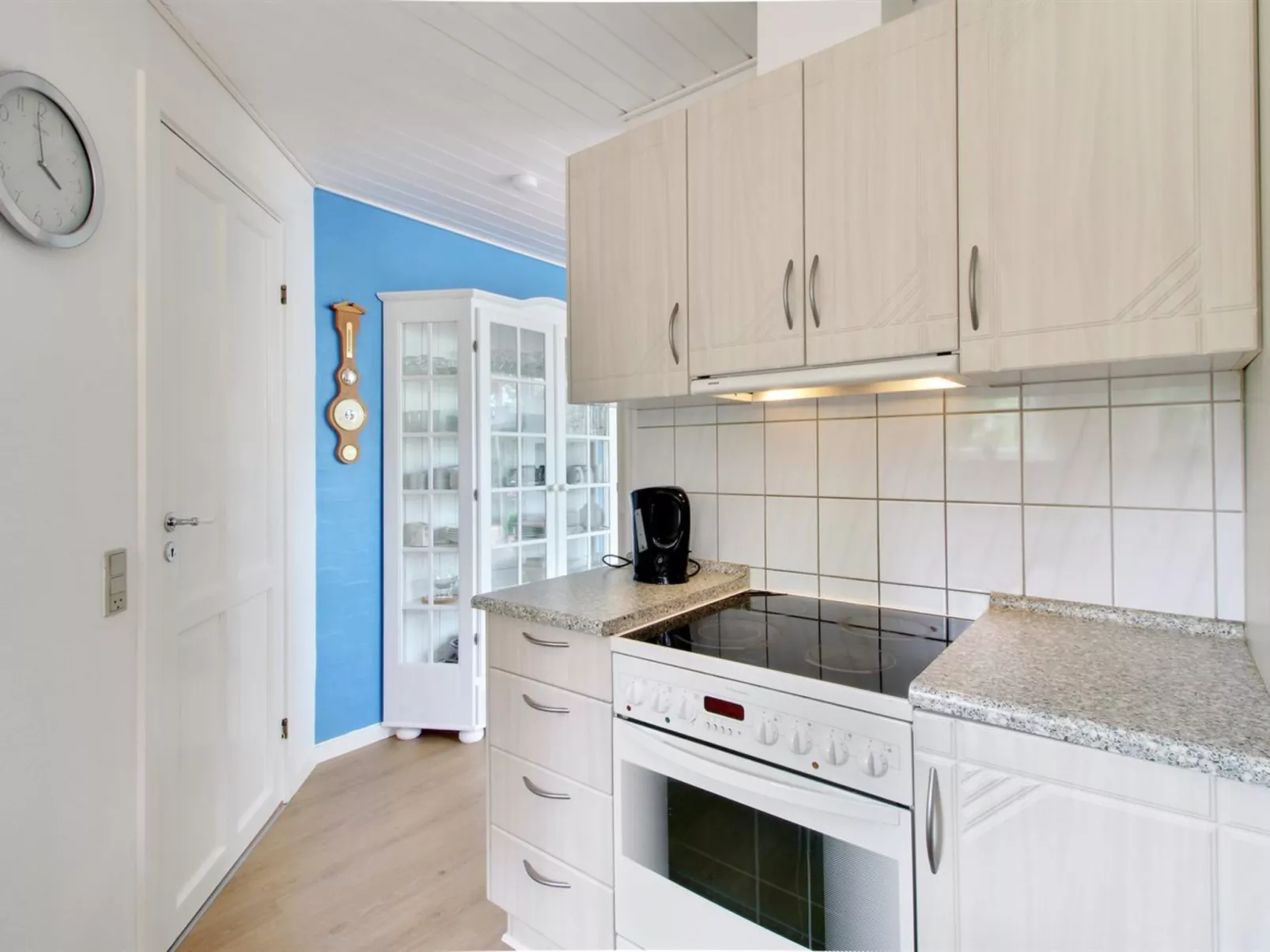 "Flora" - 150m from the sea-Dedans