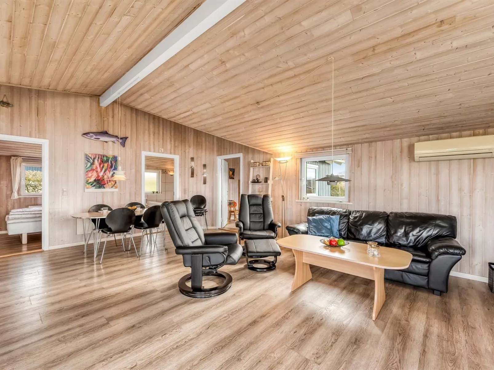 "Loviisa" - 300m to the fjord-Dedans