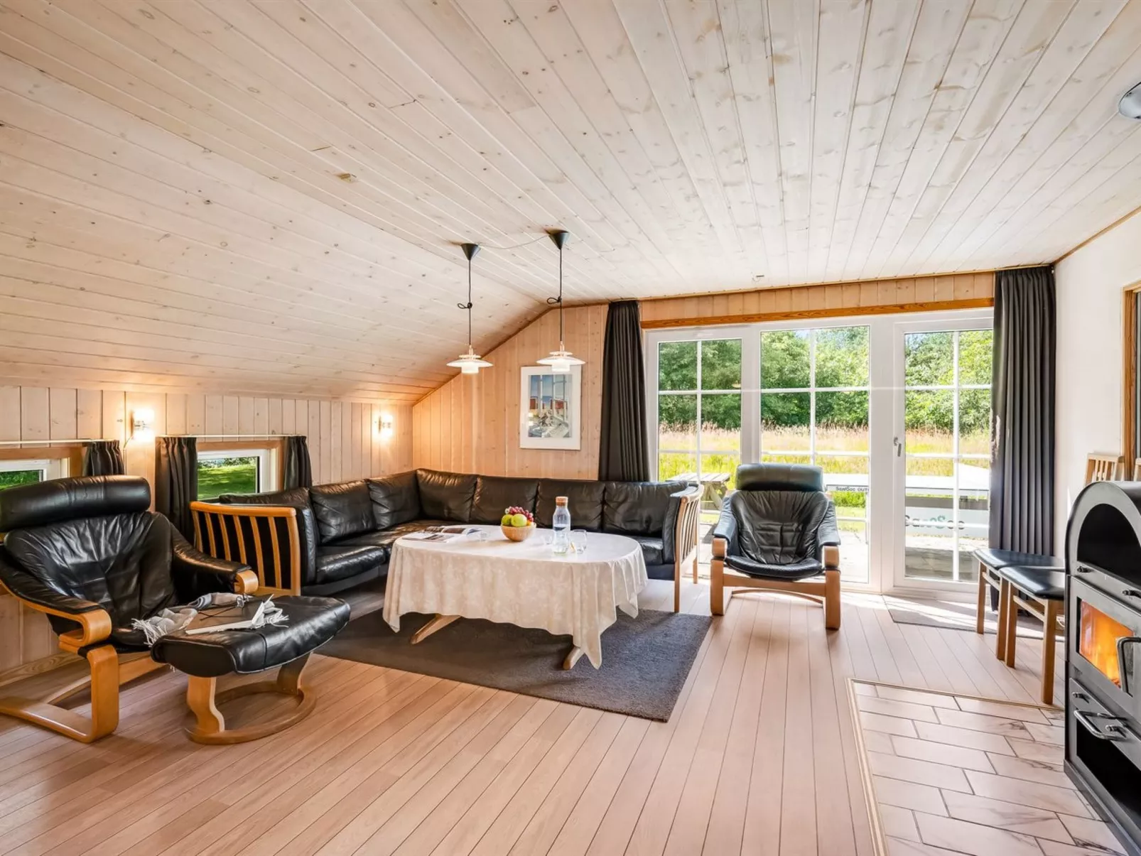 "Gunvald" - 2km to the fjord-Inside