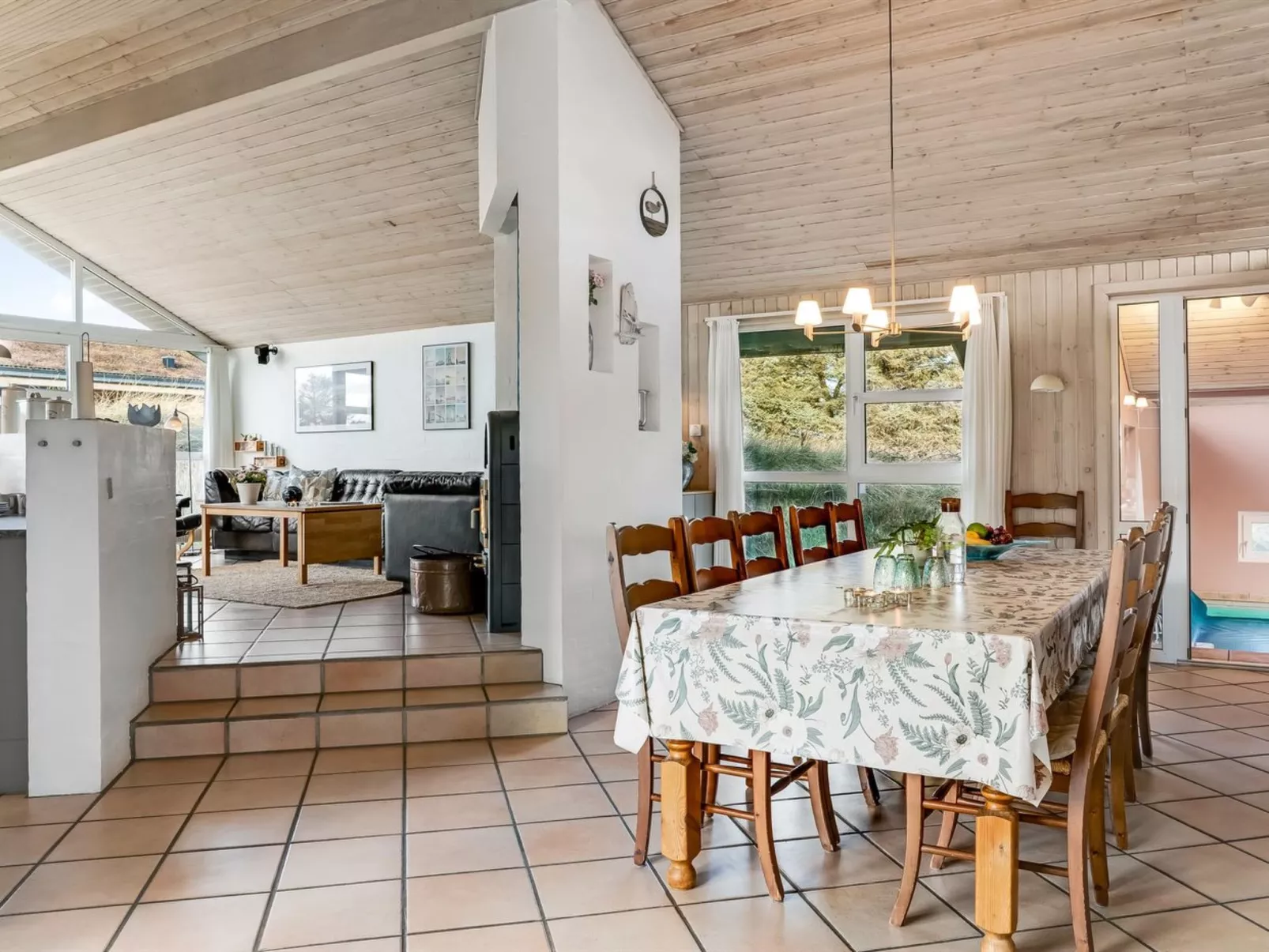 "Alrune" - 800m from the sea-Drinnen