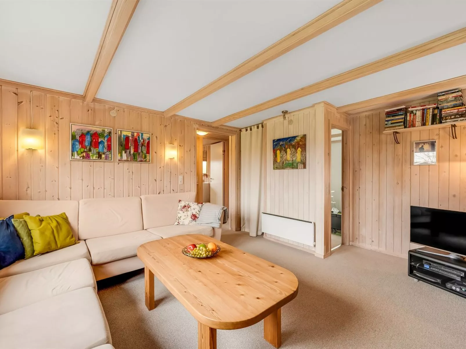 "Scarlet" - 400m to the fjord-Dedans