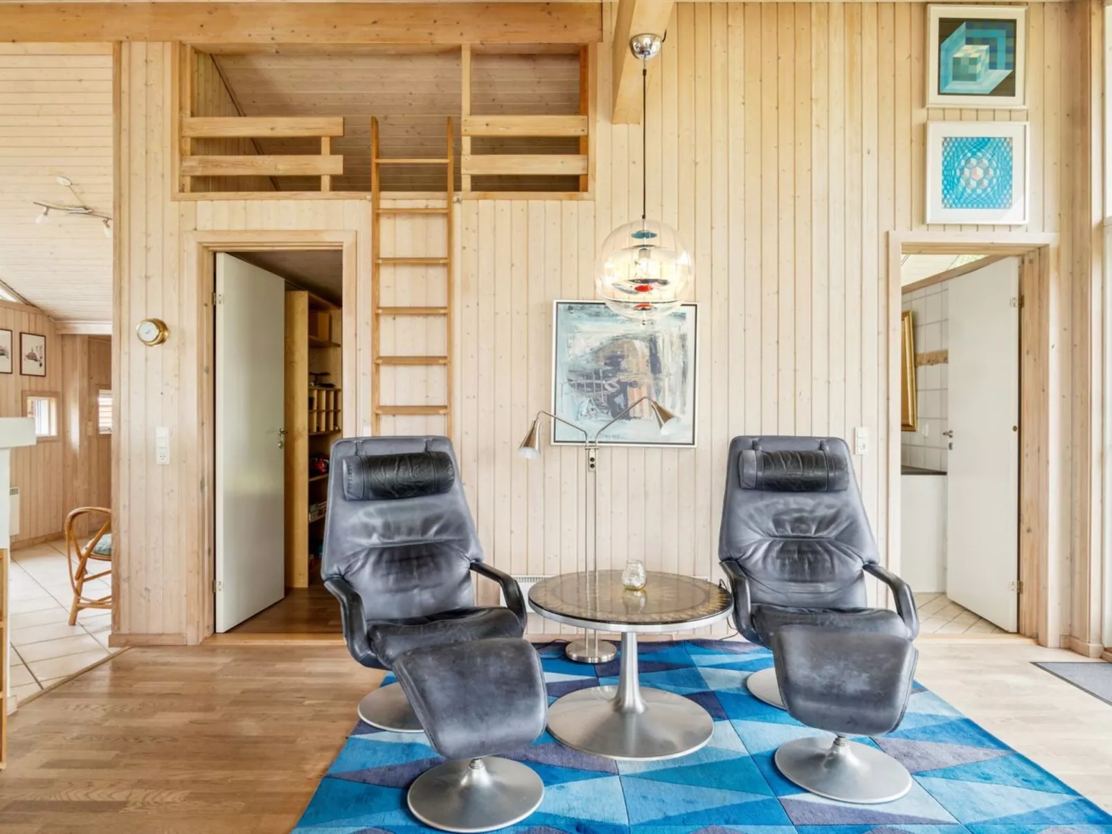 "Brunman" - 10m to the fjord-Inside