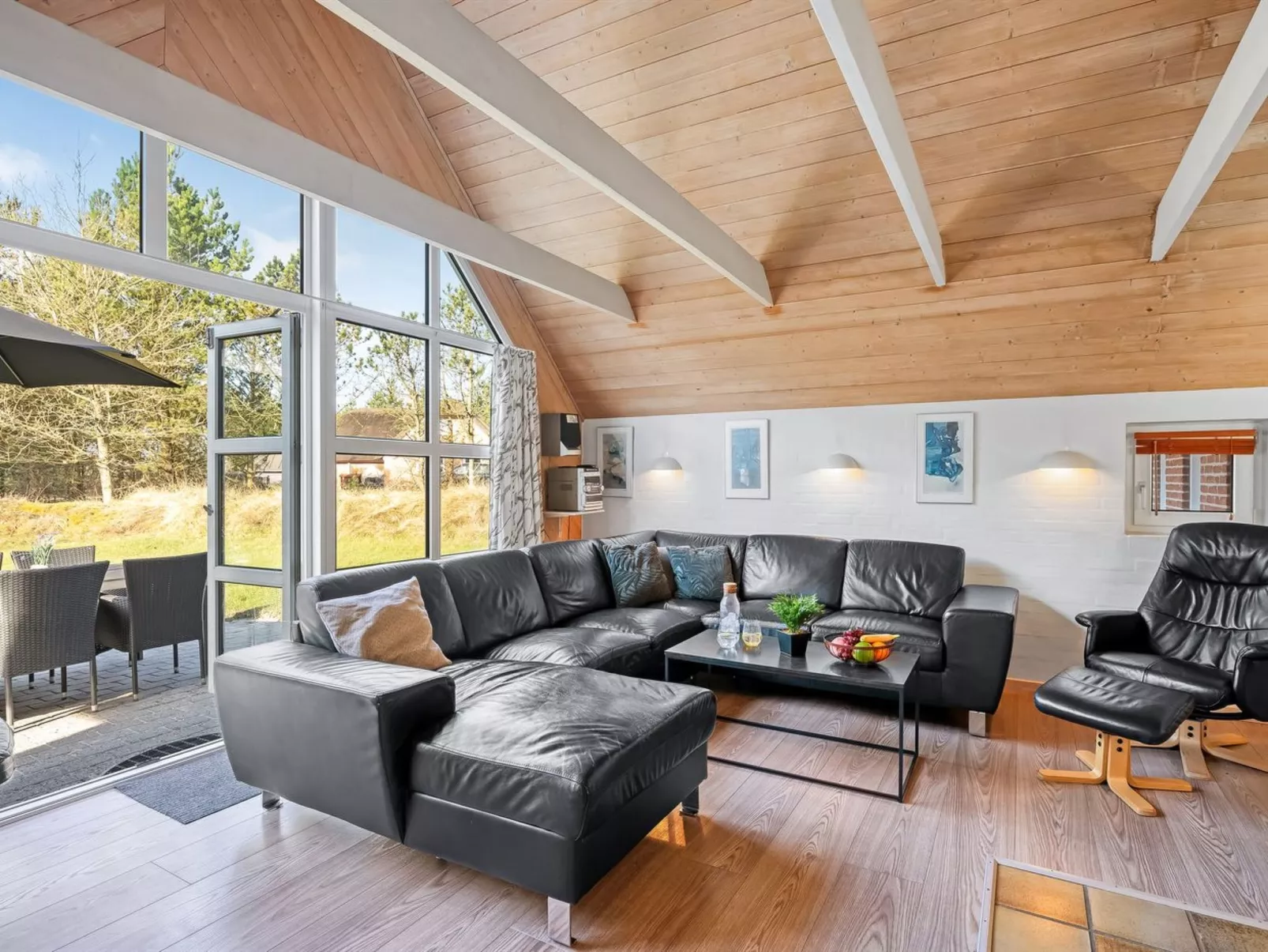 "Dorris" - 4.3km from the sea-Dedans