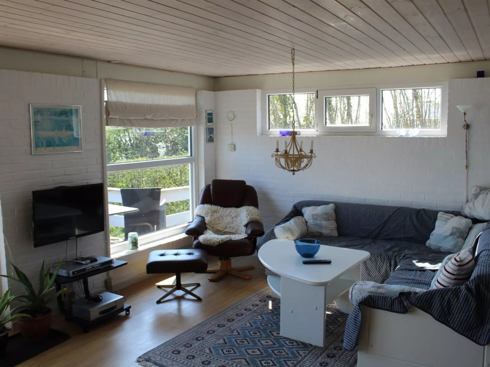 "Tekla" - 70m to the fjord-Inside