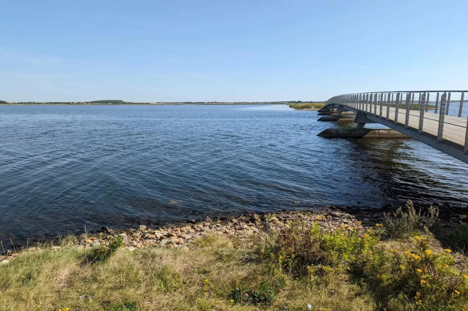 Maison de vacances pour 4 a Ringkøbing-By Traum-Vue sur l'eau