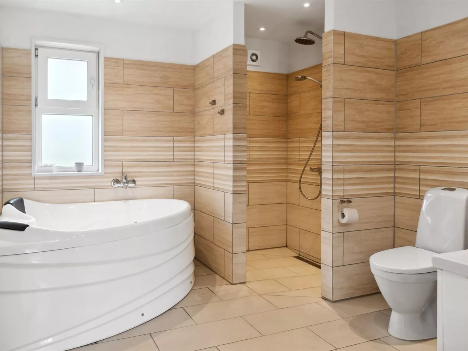 "Ronia" - 900m from the sea-Drinnen