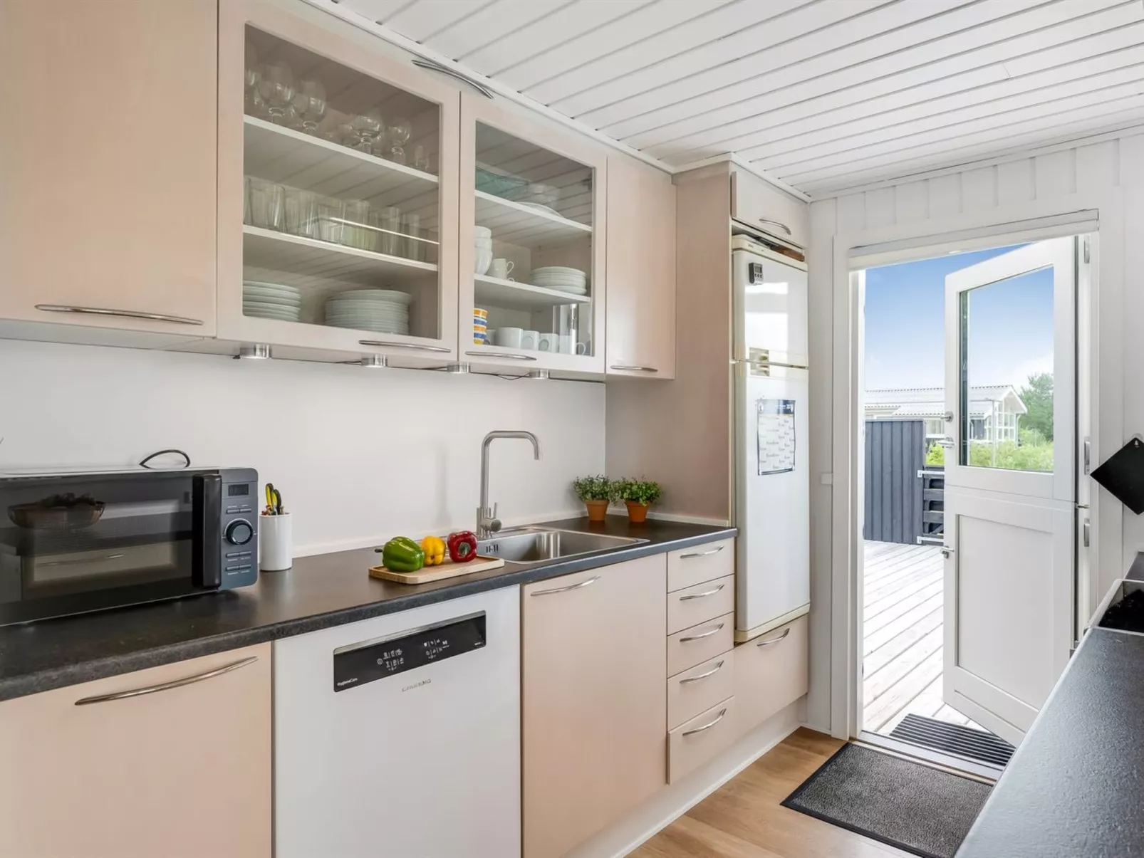 "Bentine" - 400m from the sea-Dedans