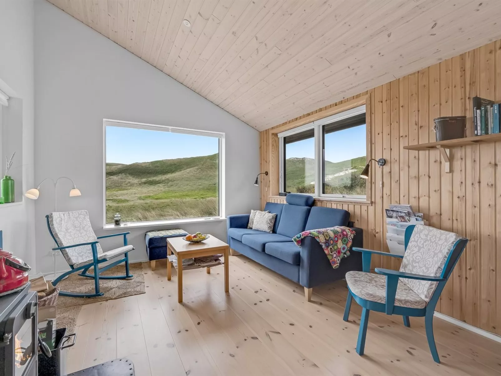 "Apolina" -  from the sea-Drinnen