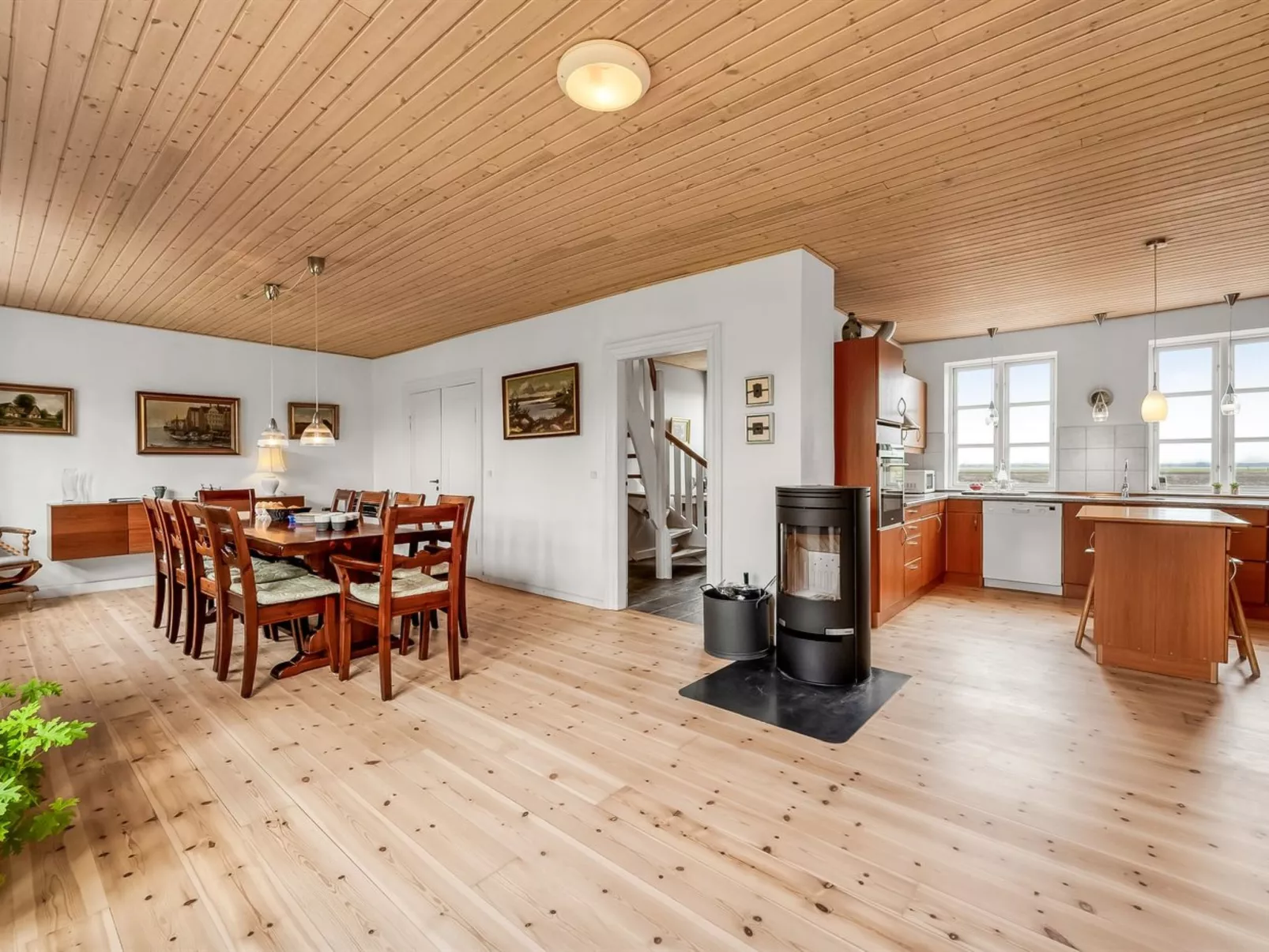 "Soria" - 600m to the fjord-Dedans