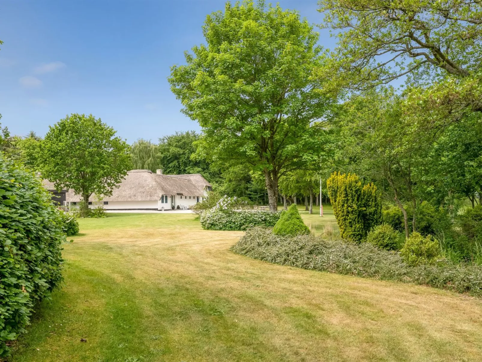 "Tatiane" - 10km from the sea-Outside