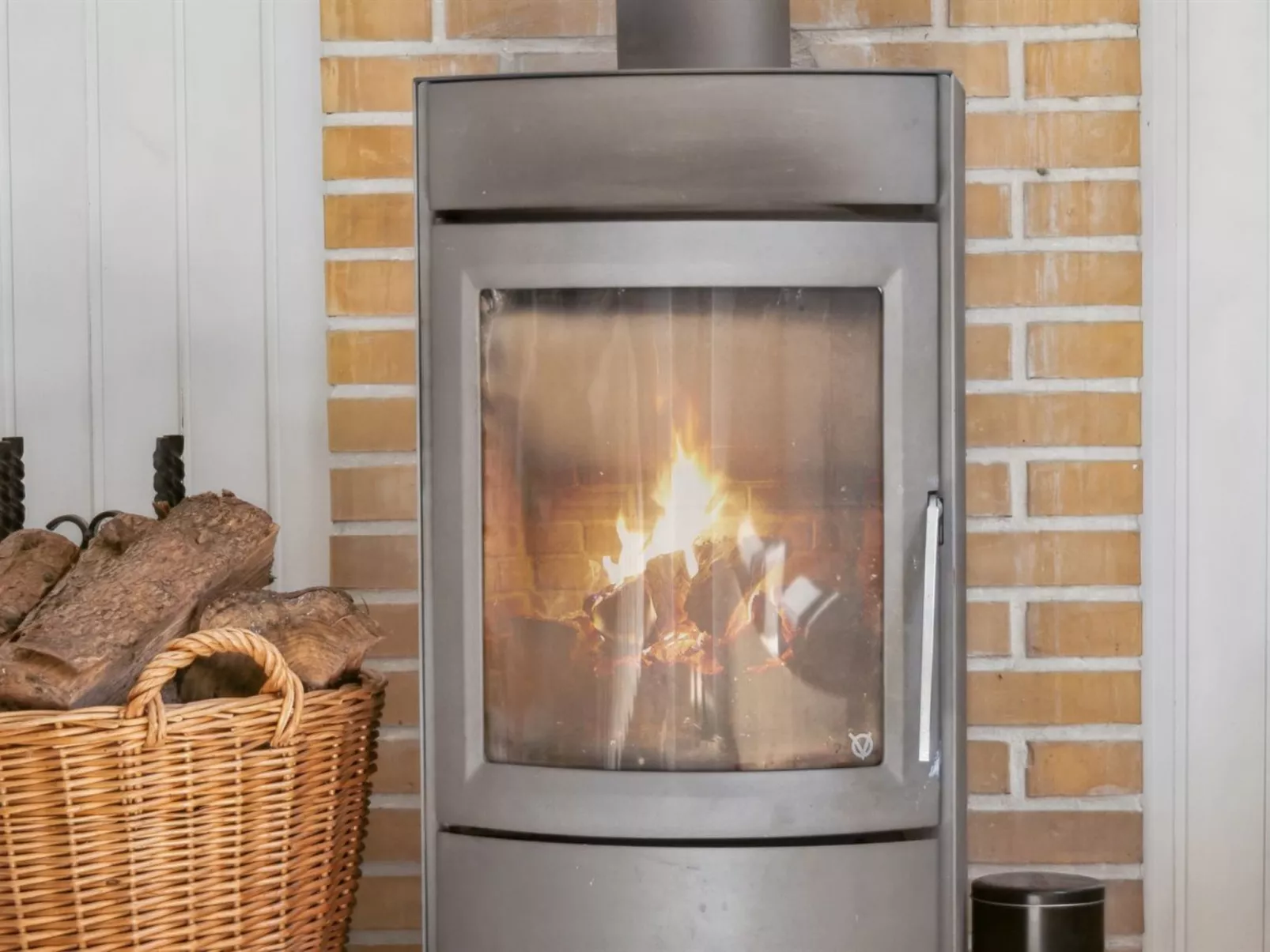 "Nadia" - 300m to the fjord-Inside