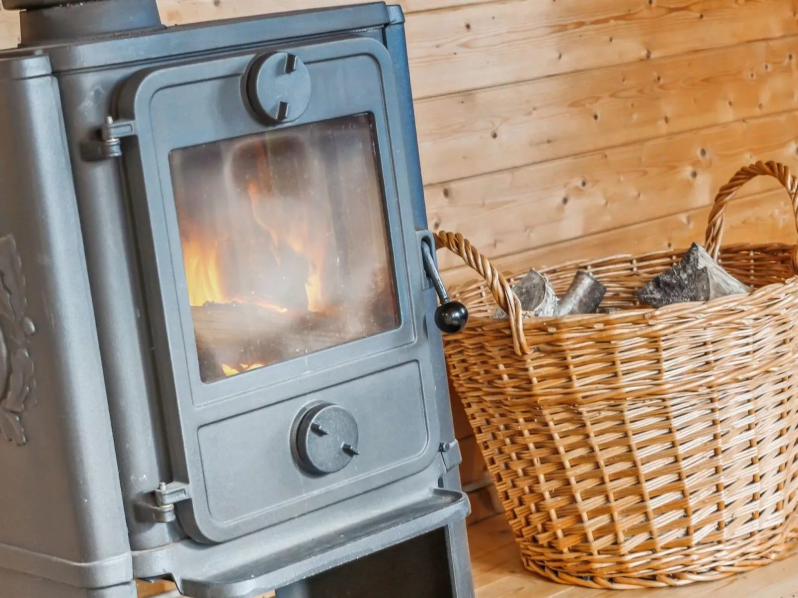 "Bonde" - 800m to the fjord-Inside