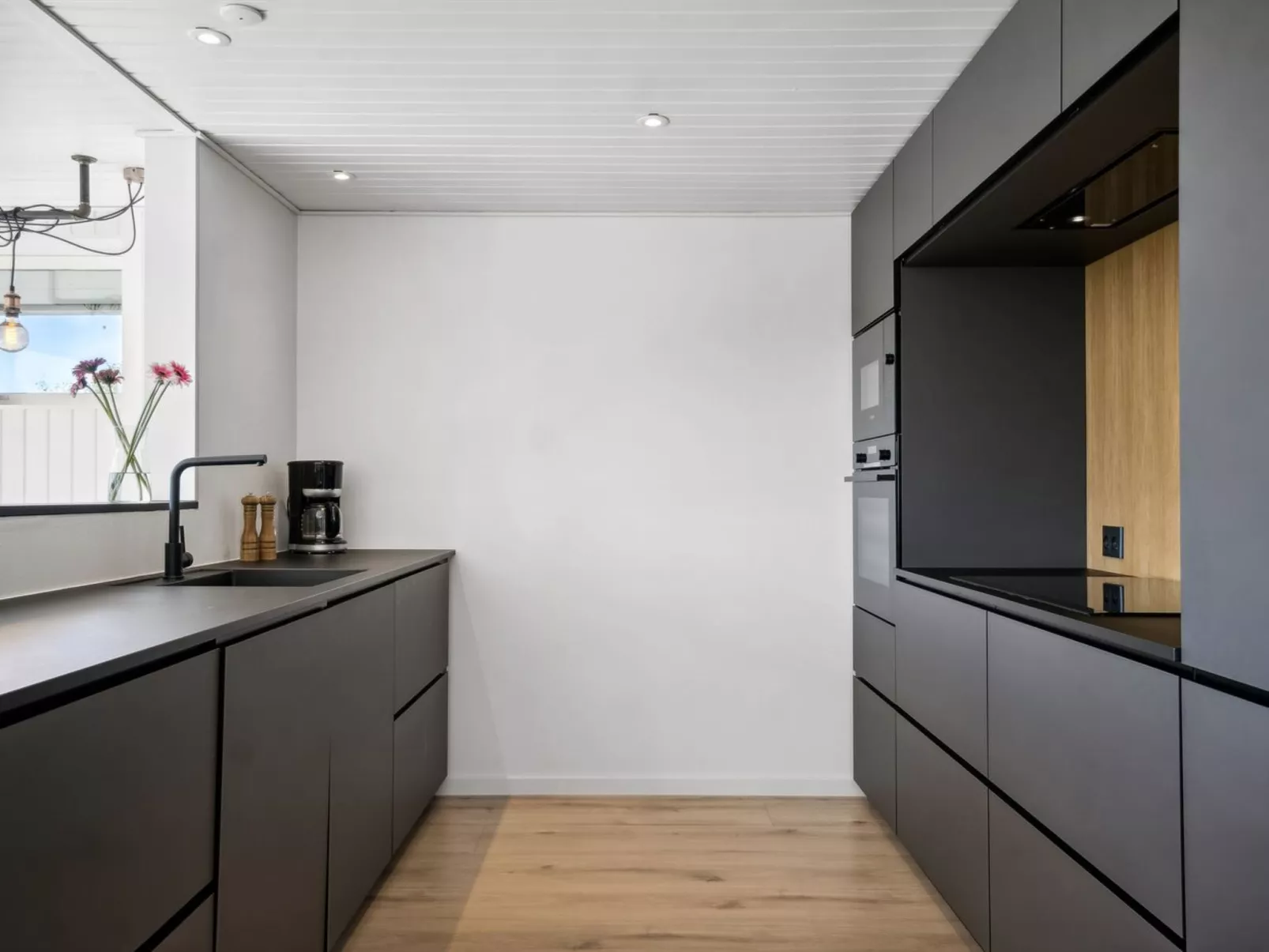 "Asta" - 1km from the sea-Drinnen