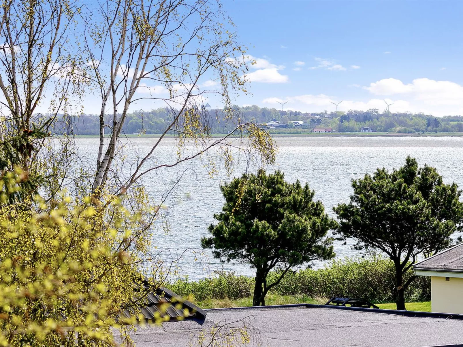 "Mirja" - 50m to the fjord-Draußen