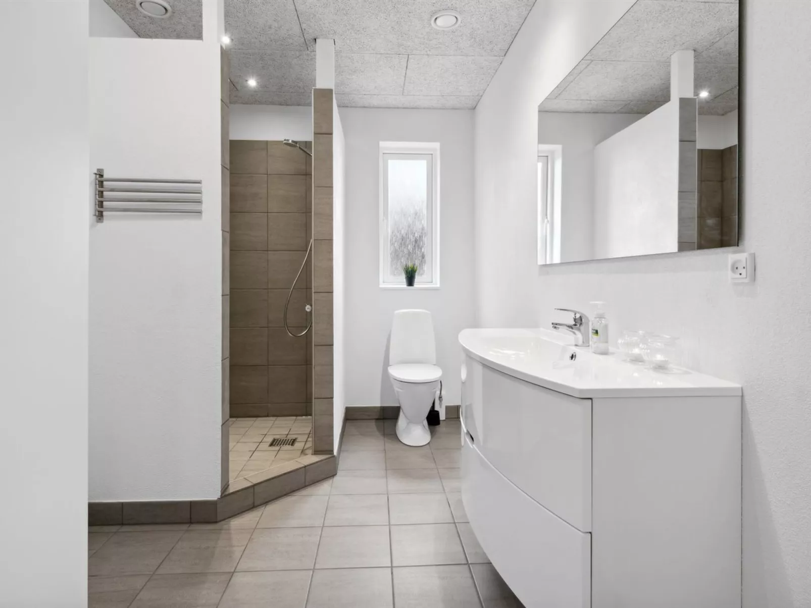 "Thorbiorn" -  from the sea-Drinnen