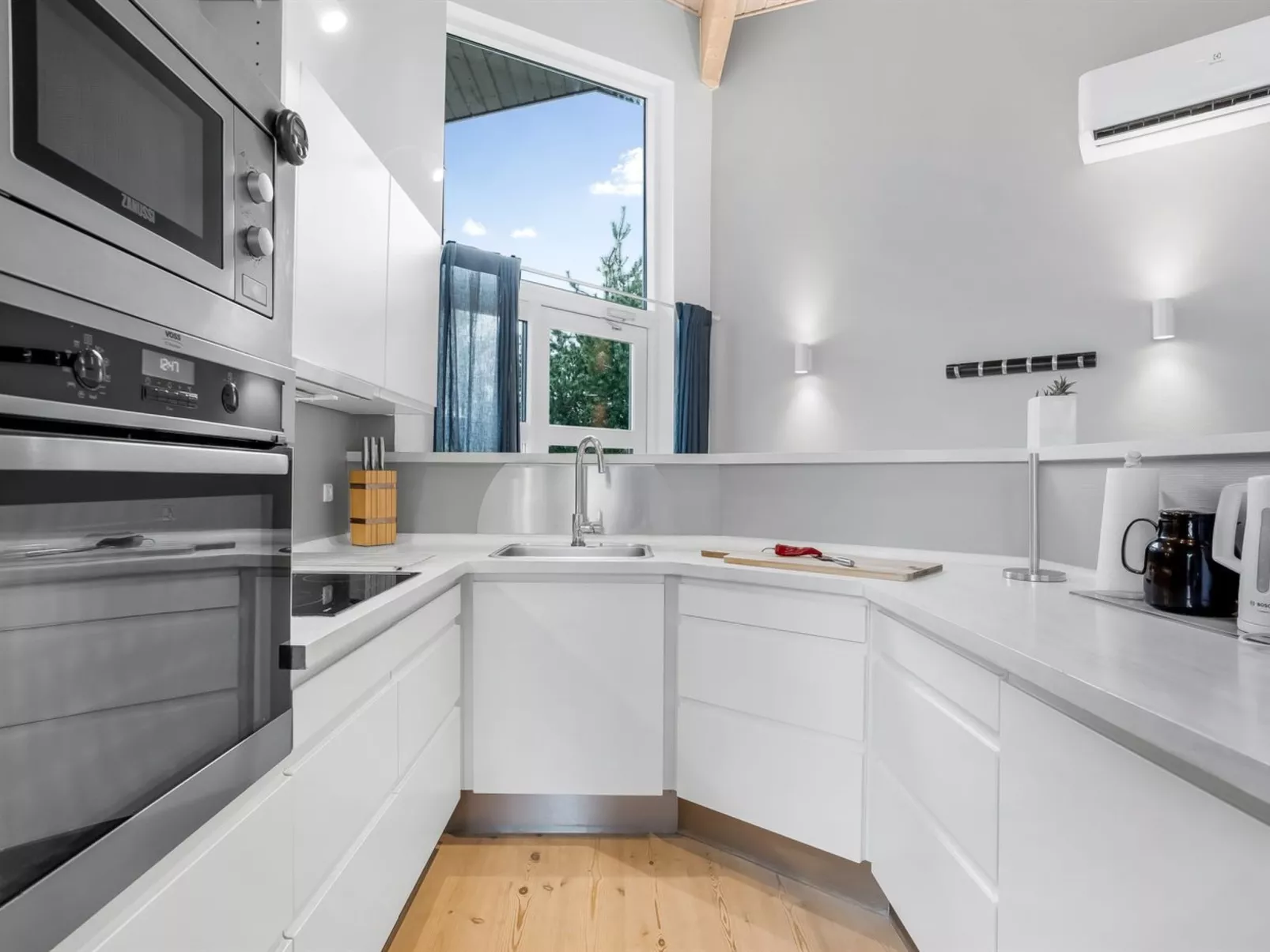 "Helena" - 700m from the sea-Inside