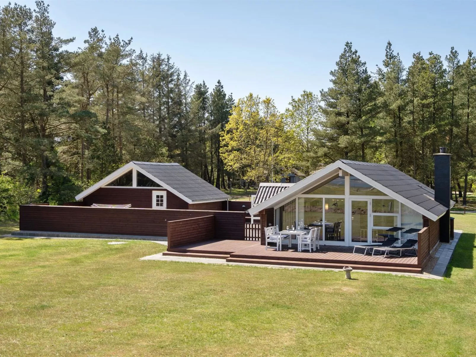 "Saila" - 500m to the fjord-Outside